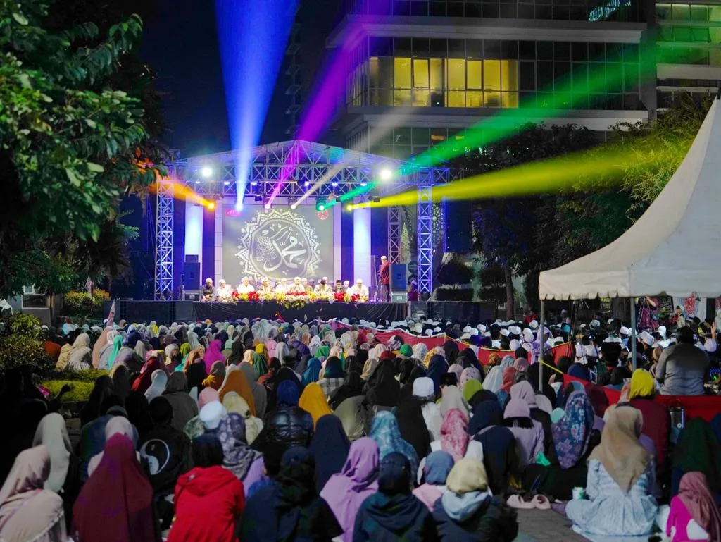 Suasna khitmad Unisma Bersalawat.