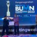 Direktur Operasional PJT I, Milfan Rantawi, saat menerima penghargaan Silver Winner kategori The Most Promising Company in Marketing 3.0 di ajang BEMA 2023.