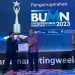 Direktur Operasional PJT I, Milfan Rantawi, saat menerima penghargaan Silver Winner kategori The Most Promising Company in Marketing 3.0 di ajang BEMA 2023.