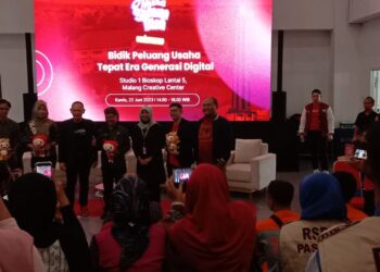 Talkshow Akulaku dalam rangka membidik peluang usaha tepat era generasi digital bersama pelaku UMKM di Malang, Kamis (22/06/2023).