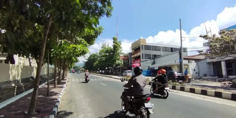 Lokasi di Jalan Dewi Sartika yang rencana akan dibangun jembatan underpass menghubungkan Pasar Induk Among Tani dan Terminal Batu.