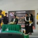 Pemotongan Tumpeng secara Simbolis oleh Dekan FH UNISMA.
