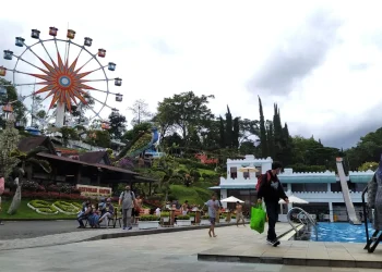 Ilustrasi wisata di Taman Rekreasi Selecta Kota Batu yang menjadi jujugan wisatawan favorit.
