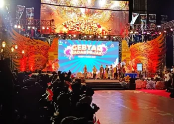 Pengundian Gebyar Sadar Pajak berkolaborasi dengan Malang Flower Carnival 2023 di kawasan Kayutangan Heritage, Kota Malang.