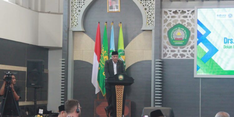 Dekan FAI Unisma, Drs Anwar Sa'adullah MPdI.