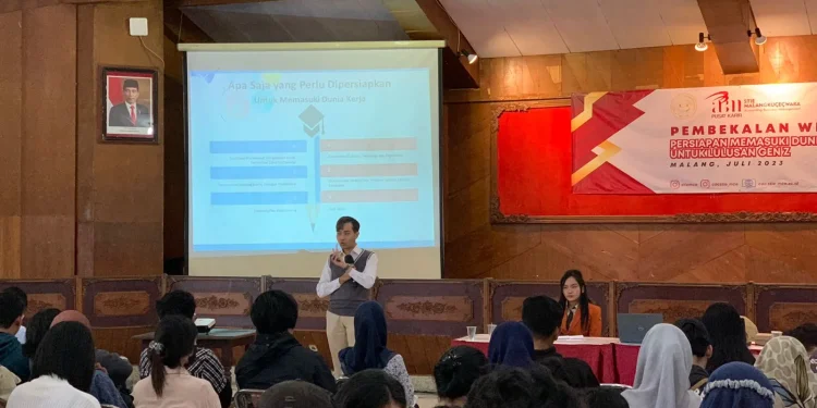 Saat alumni STIE Malangkucecwara sharing pengalaman di dunia kerja.