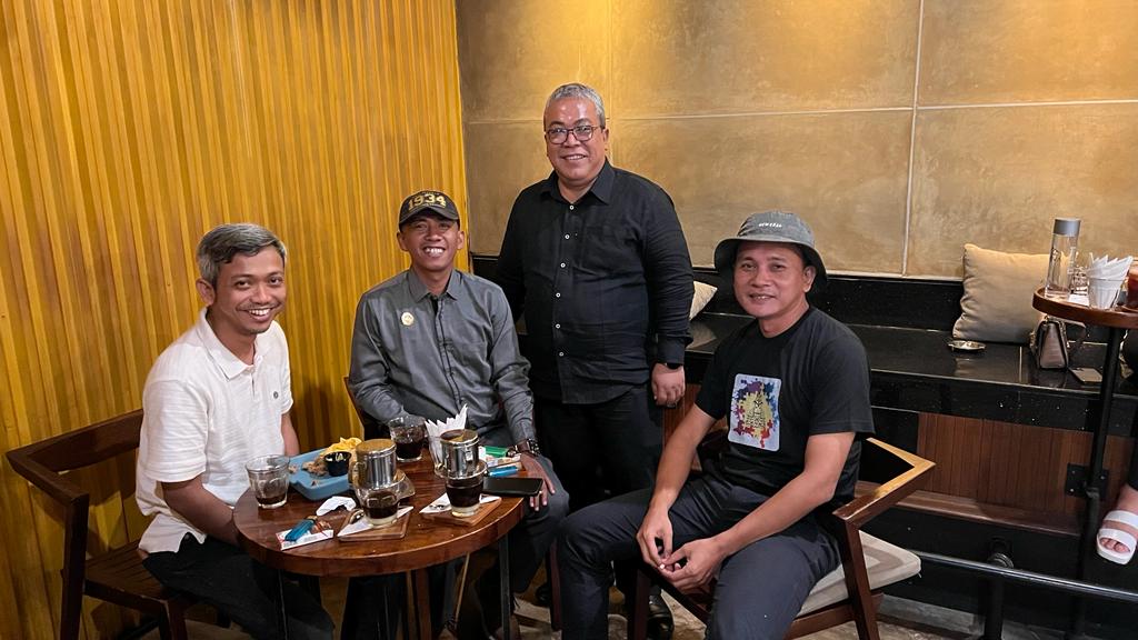 Arief Wahyudi saat bertemu dengan rekan-rekan di IKA Unisma Malang. 