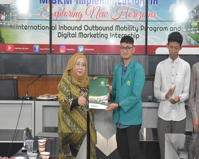 Pelepasan mahasiswa Prodi Akuntansi FEB Unisma (Ananda Rafi) belajar ke kampus UTHM Malaysia.