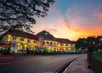 Balai Kota Malang.