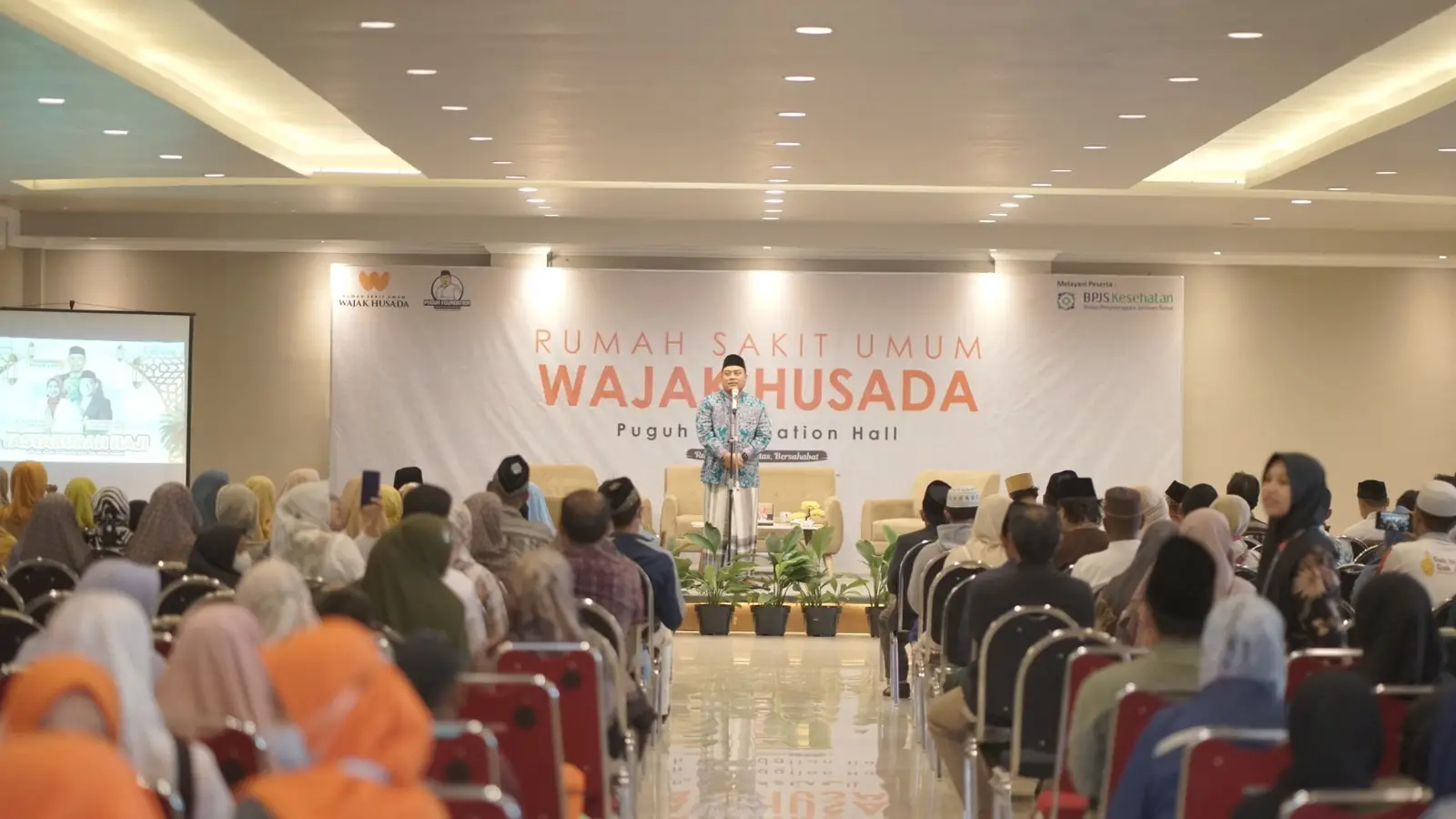 Acara tasyakuran haji drh. Puguh dan dr. Fitriya dihadiri tokoh, ulama, pengurus NGG dan keluarga.