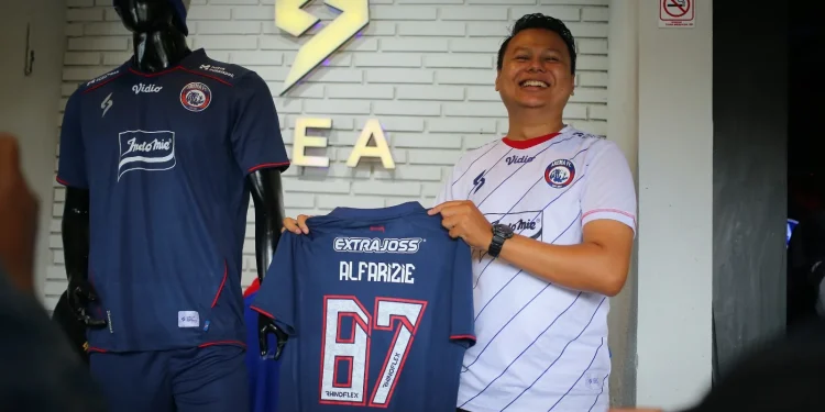 Jersey terbaru Arema FC untuk Liga 1 musim 2023/2024.