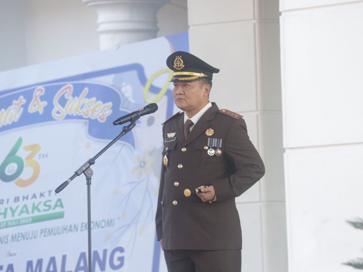 Kepala Kejari Kota Malang, Edy Winarko memimpin Peringatan Hari Bhakti Adhyakasa ke-63 di Kejari Kota Malang. 