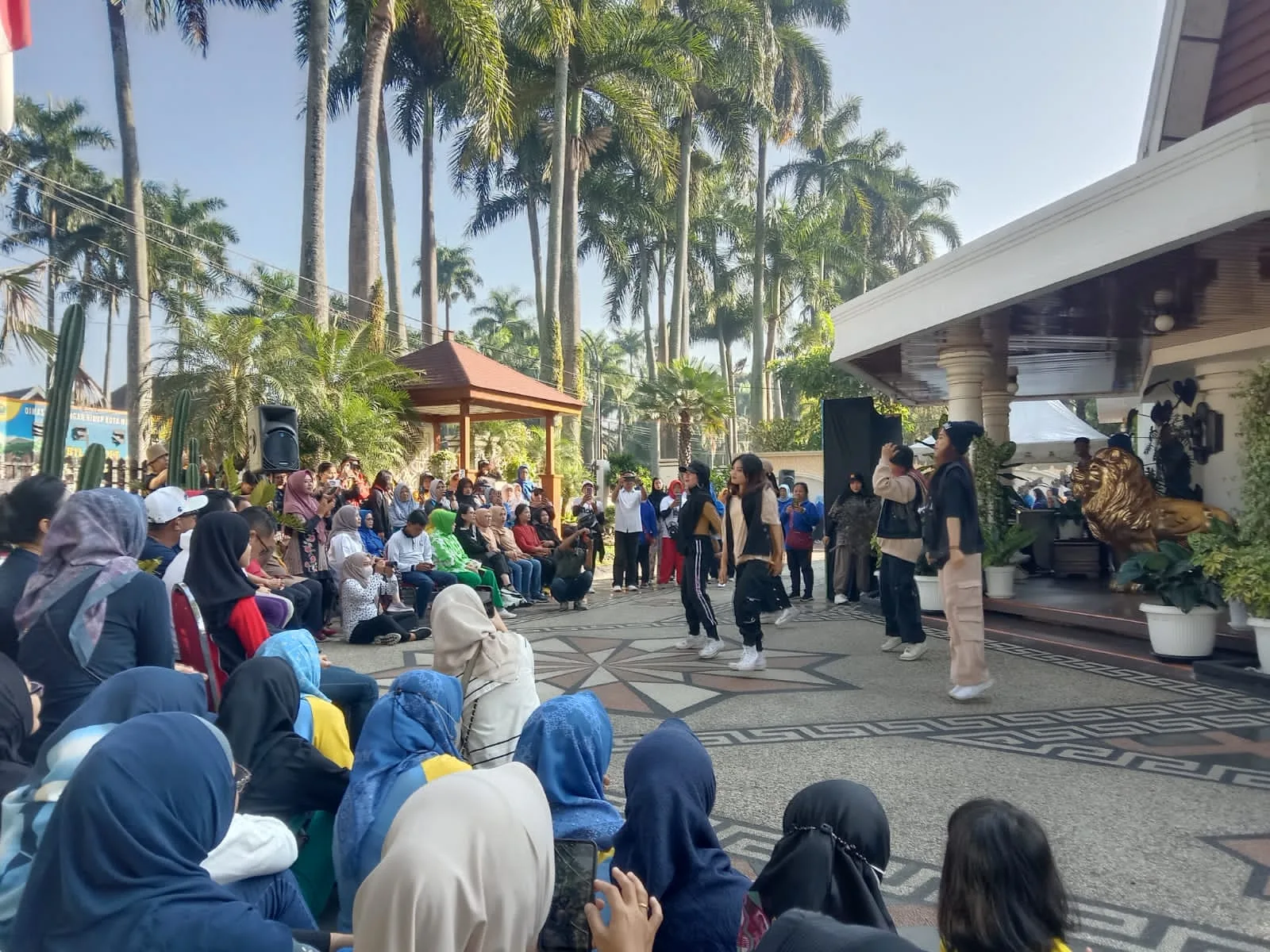 Suasana open house rumah dinas wali kota malang di Jalan Ijen, Kota Malang yang melibatkan UMKM