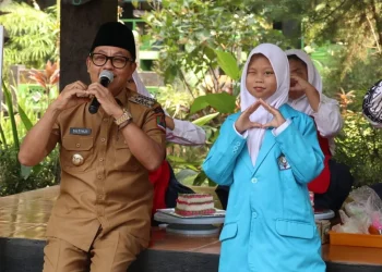 Wali Kota Malang Sutiaji bersama jajaran SMP 10 Kota Malang ikuti proses verifikasi lapangan secara daring dalam Kompetisi Inovasi Pelayanan Publik 2023.