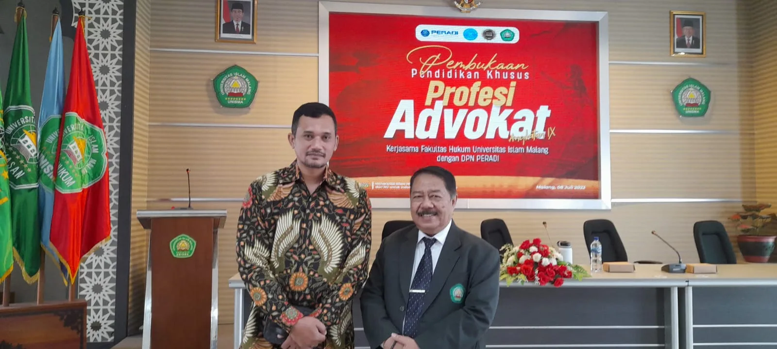Dekan FH Unisma,Dr. H Suratman SH., M.Hum dan ketua DPC PERADI Malang, Dian Aminuddin, SH. 