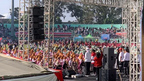 Ribuan siswa PAUD bersama tenaga pendidik padati dalam Stadion Gajayana Malang.