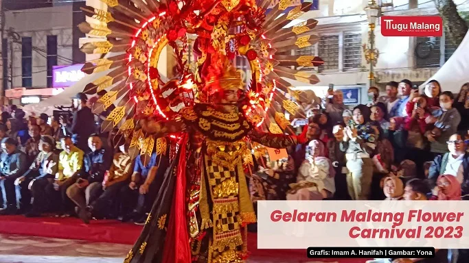 Gelaran lomba busana unik dan kreatif di Malang Flower Carnival 2023.