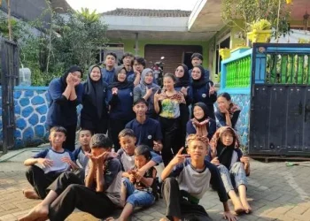 Agenda latihan menari mahasiswa KKN UM.