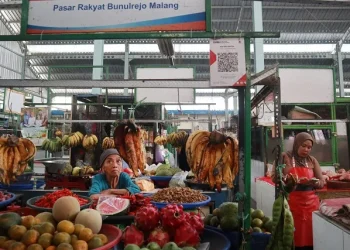 Para pedagang di pasar Bunul Kota Malang.