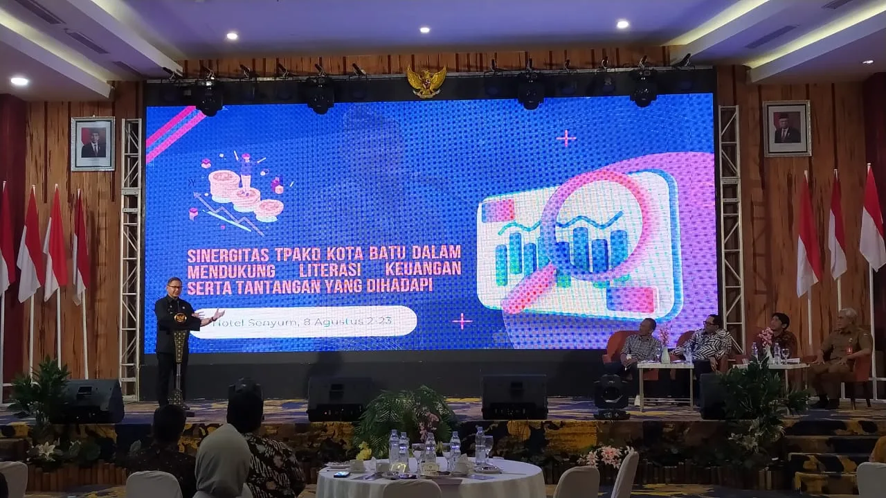 Pj Wali Kota Batu Aries Agung Paewai saat memberi sambutan.