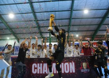 SMK 2 Surabaya juarai Tugu Jatim Futsal Cup 2023.