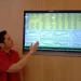 Pimpinan BPF Malang, Andri menunjukkan pergerakan komoditi pialang berjangka.