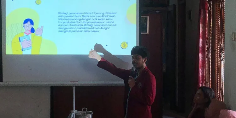 Ardia Anwar Sanusi sebagai pembicara materi.