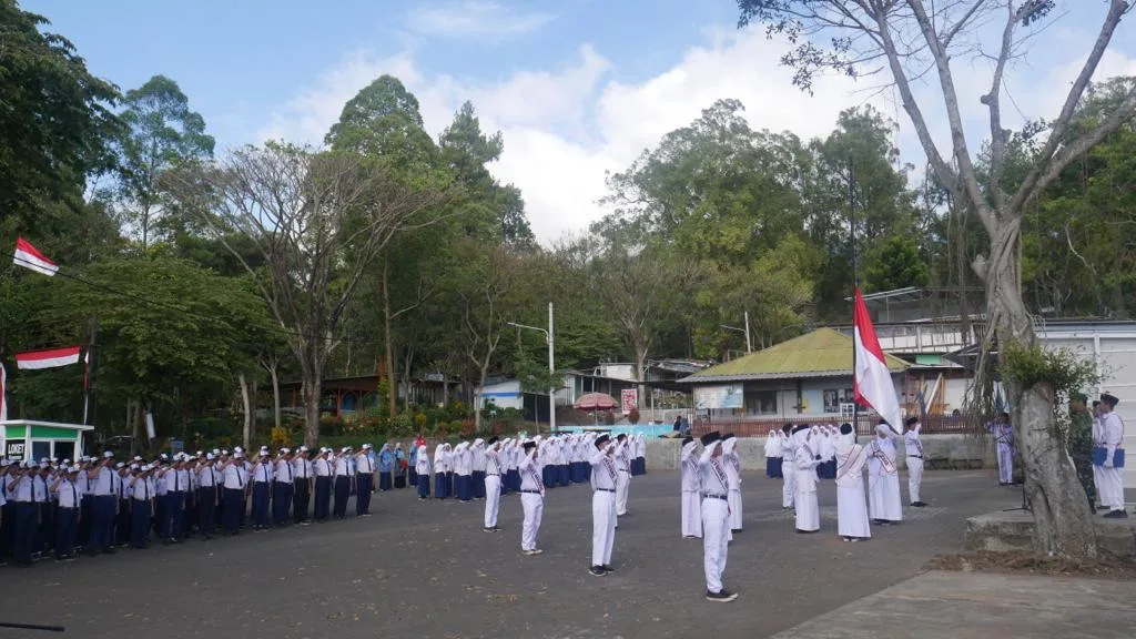 Upacara pengibaran bendera dalam rangka HUT RI ke-78. 