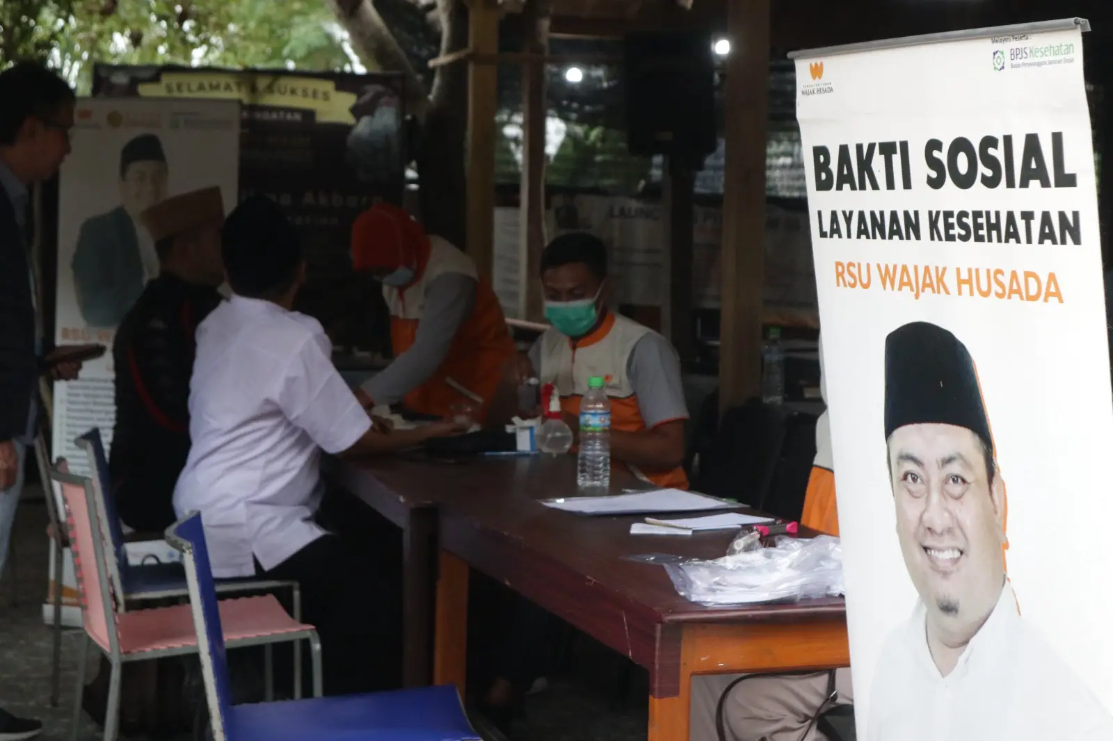 Bakti sosial bekerja sama dengan RSU Wajak Husada.