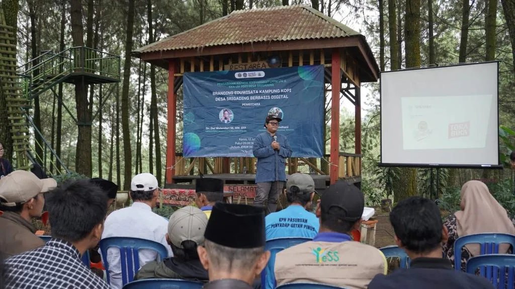 Hikmat Ramdani, pemateri dalam pelatihan kopi.