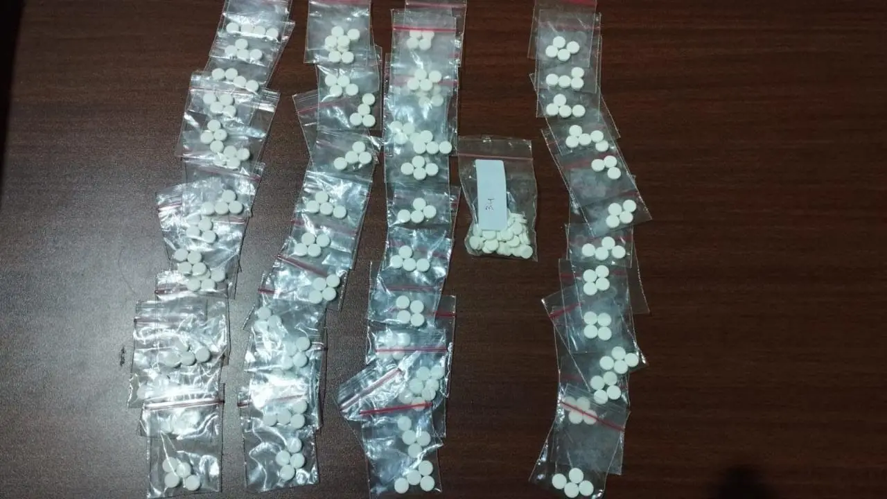 Barang bukti pil koplo siap edar yang disita dari tersangka. 