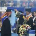 Pengukuham wisudawan oleh Direktur Politeknik Negeri Malang (Polinema), Supriatna Adhisuwignjo ST MT.