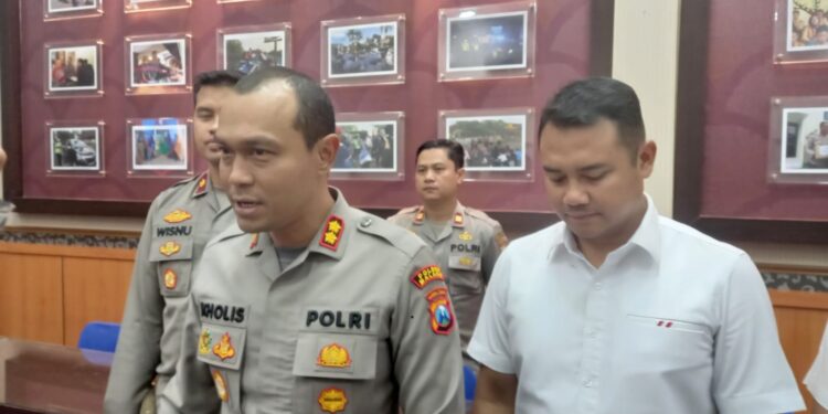 Kapolres Malang, AKBP Putu Kholis Aryana beserta jajaran.
