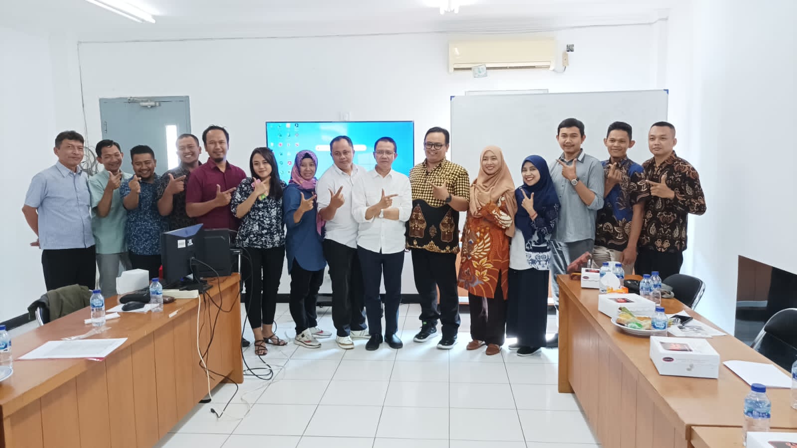Vokasi UMM mendapat kunjungan dari Akademi Komunitas Negeri Putra Sang Fajar Blitar, Senin (21/8/2023).