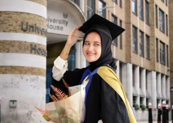 Wardah Nafisah, cucu Alm. KH Abdul Hamid Pasuruan, putri KH Idris Hamid.