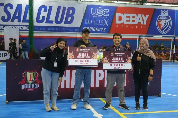 Suporter terbaik 1 dan 2 Tugu Jatim Cup 2023.