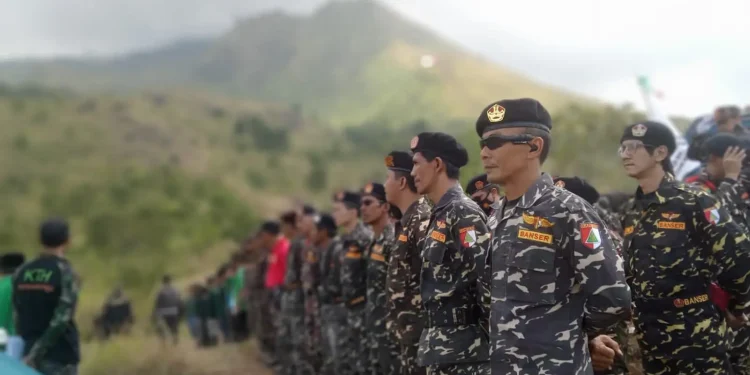 Acara longmarch Ansor di lereng Gunung Arjuno dalam rangka HUT RI ke-78.