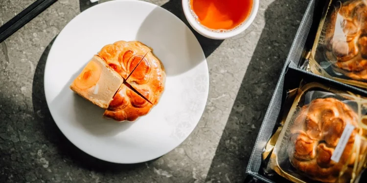 Sajian Mooncake Festival oleh Lan Hua Chinese Restaurant Malang X Grand Mercure Malang Mirama.