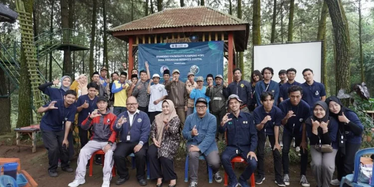 Pelatihan kopi dihadiri oleh warga Dusun Jeruk Desa Srigading. Foto / dok KKN UM