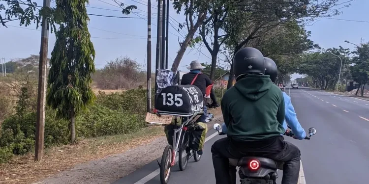 Nggowes kemanusiaan midun