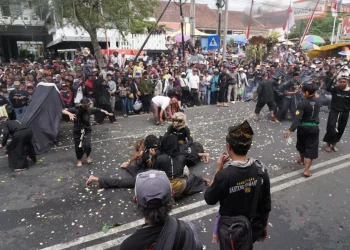 seni bantengan