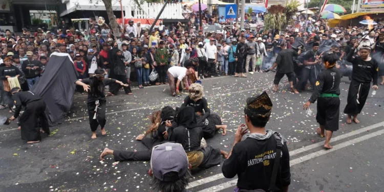 seni bantengan