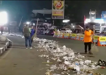 sampah berserakan