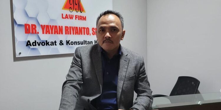 Dr Yayan Riyanto, pengacara kondang