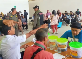 Pedagang pasar Induk Among Tani
