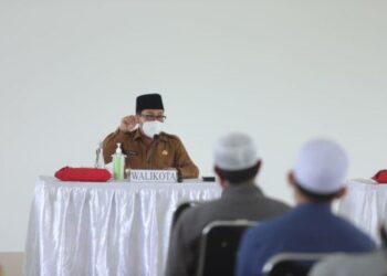 Wali Kota Malang Sutiaji saat memberi pengarahan pada para penghafal Al-Qur’an. Foto / dok Pemkot Malang