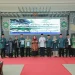 Foto bersama setelah penyerahan sertifikat akreditasi internasional FIBAA oleh Rektor Unisma.
