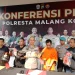 Polresta Malang Kota mengungkap kasus pencurian motor bersenjata tajam.
