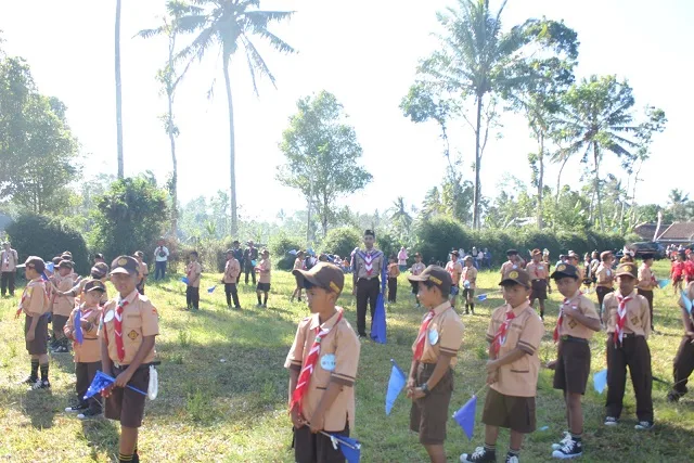Permainan sebelum Apel Pembukaan. 