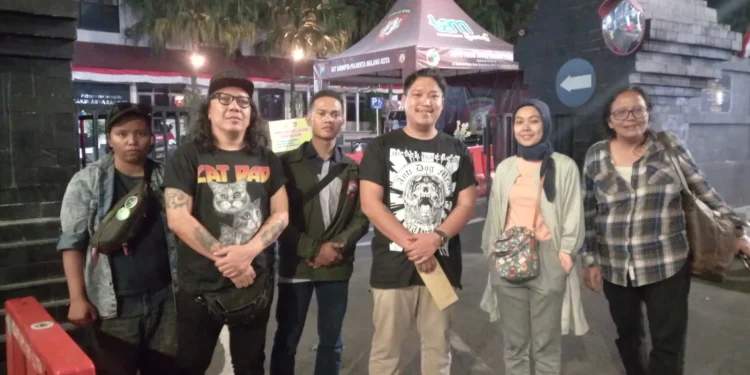 Animal Defenders Indonesia melaporkan kasus penganiayaan hewan ke Polresta Kota Malang.